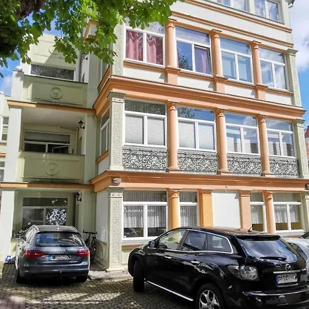 Apartment Charlot Mit Zwei Schlafzimmern Und Bio- Kamin *